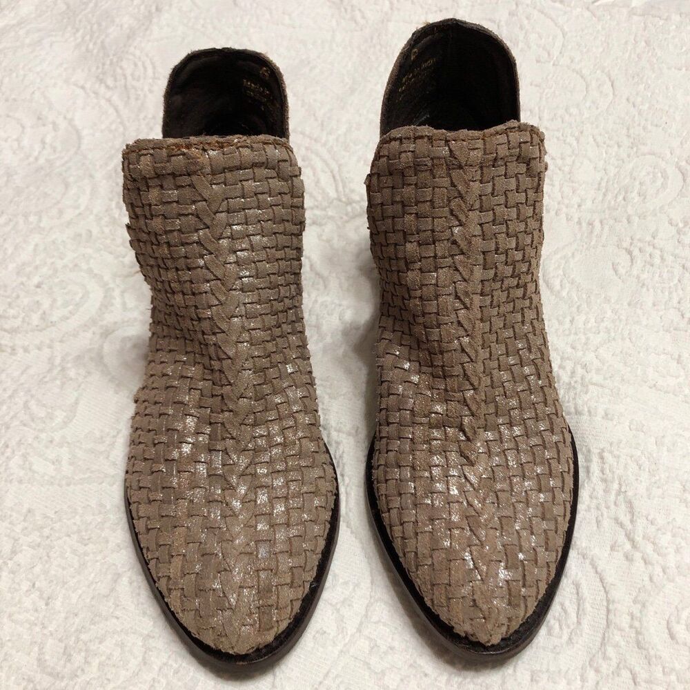 Very Volatile Taupe Ankle Boots Size 6 Basket Weave